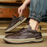 Leren schoenen op hoge zool