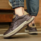 Leren schoenen op hoge zool