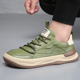 Leren schoenen op hoge zool