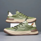Leren schoenen op hoge zool