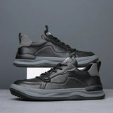 Leren schoenen op hoge zool